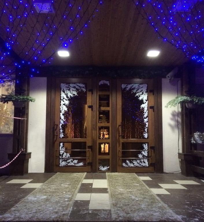 Snezhniy Bars Dombay Hotel Exterior foto